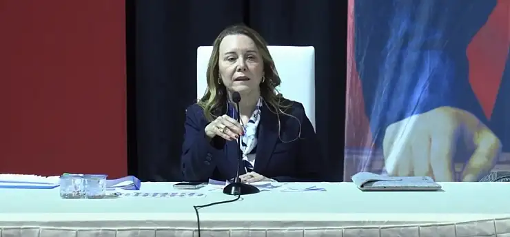 Mutlu'dan sert çıkış: 'Şantajla, tehditle sindirilemem '