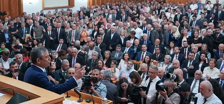 Özgür Özel'den Kılıçdaroğlu'na kurultay çağrısı: Parti bu ayıptan derhal kurtulmalı