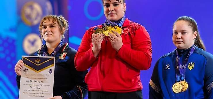 Tuana Süren'den Avrupa Şampiyonası'nda 3 altın madalya!
