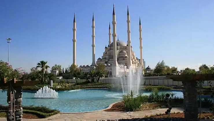 Adana'nın sembolü: Sabancı Merkez Camii