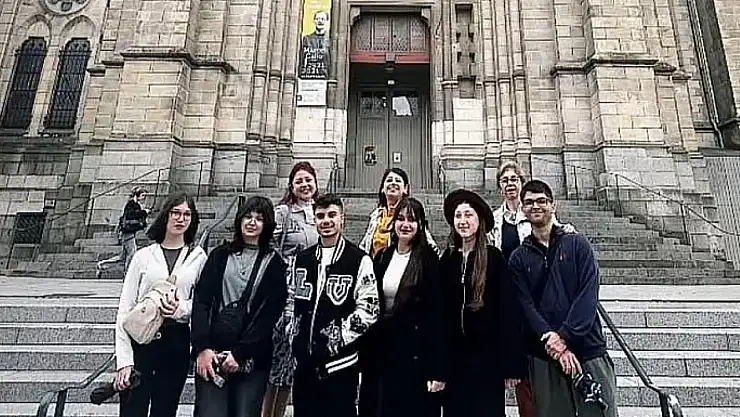 Tire Öğretmen Melahat Aksoy Sosyal Bilimler Lisesi'nden Fransa'da İklim Mesaisi