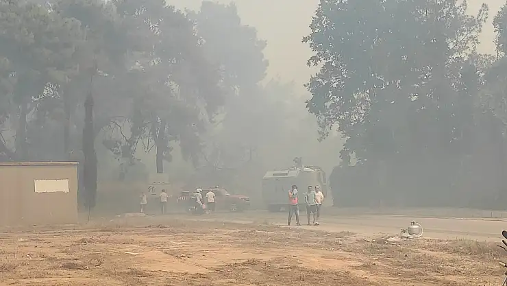 Antalya'da korkutan orman yangını! yerleşim yerlerine yakın bölge alevlere teslim