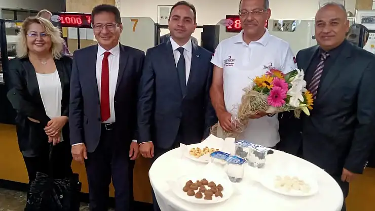 Asırlık çınar PTT 183 yaşında