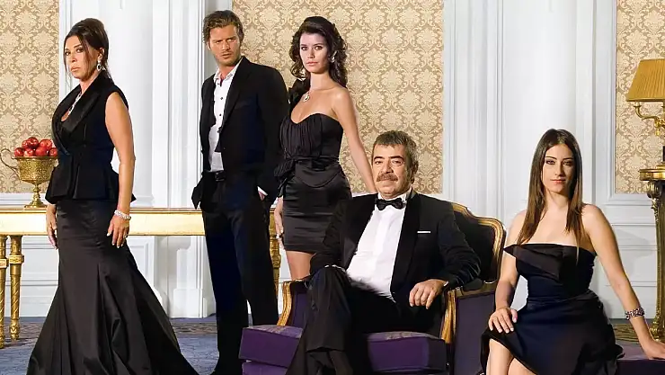 Aşk-ı Memnu Tiyatro Sahnesine Taşınıyor