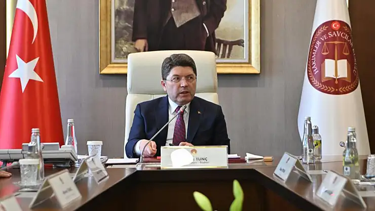 Bakan Tunç: Sahte elektronik imza soruşturmasında 199 şüpheli hakkında dava açıldı, 37'si tutuklandı