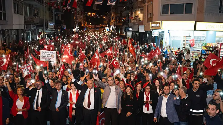 Balçova'da festival ve konserli Zafer bayramı coşkusu