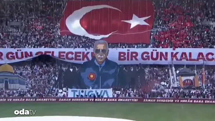 Cumhurbaşkanı Erdoğan'a Beşiktaş Stadyumu'nda sürpriz koreografi