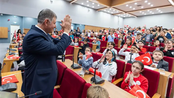 Başkan Tugay'dan 29 Ekim'e özel meclis oturumu