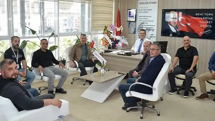 Başkanlar'dan sağlıkçılara Tıp Bayramı ziyareti