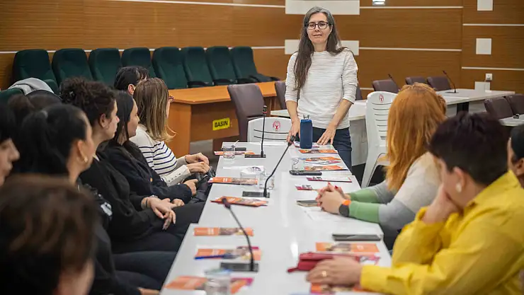 Bornova'da kadınların insan hakları için kurumsal eğitim hamlesi