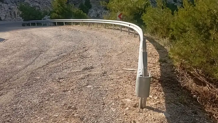 Büyükşehir'den Yol Güvenliği İçin Otokorkuluk Çalışması
