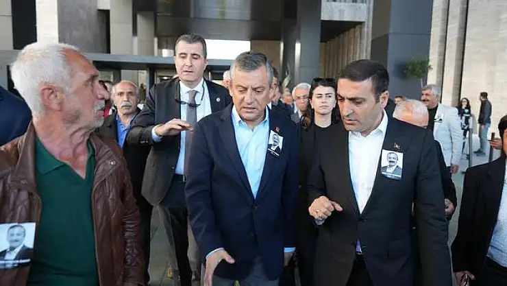 CHP Lideri Özgür Özel'e Yumruklu Saldırının Davası 7 Ağustos'a Ertelendi