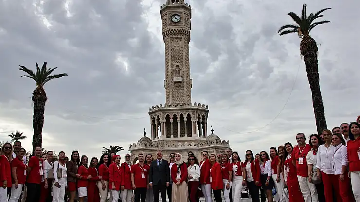 Cumhuriyet coşkusu 'İzmir Zekâ Oyunları Projesi' ile yaşandı