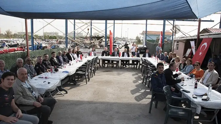 Cumhuriyetimizin 100. Yıl dönümünde balık ekmek dağıtıldı