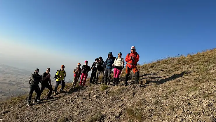 Dağcılardan Süphan Dağı'na yoğun ilgi
