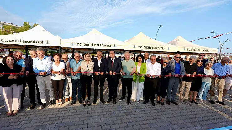 Dikili'de Ferdi Zeyrek Parkı açıldı