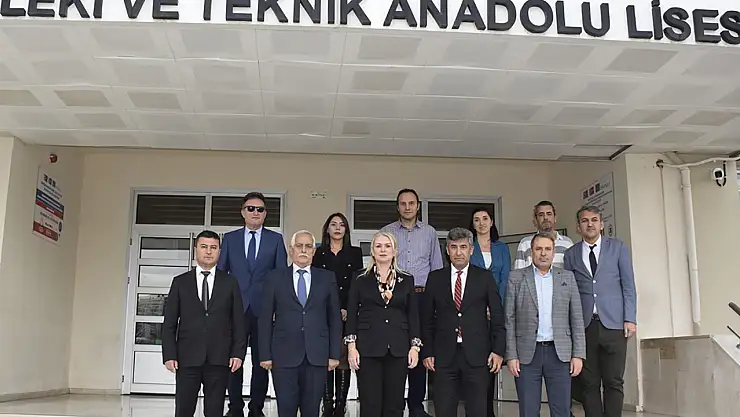 Eğitim kurumları ve resmi temsilciler Karşıyaka'da bir araya geldi