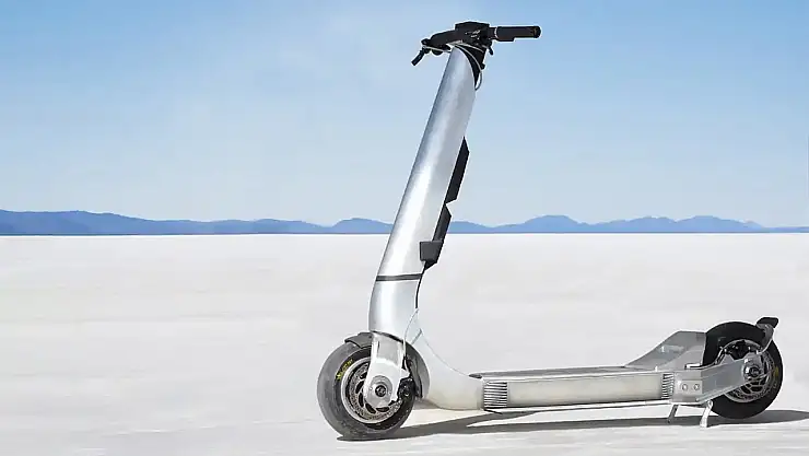 Elektrikli scooter'da devrim: Bo Turbo, 160 km/s hızıyla trafiğe çıkması yasaklanan model