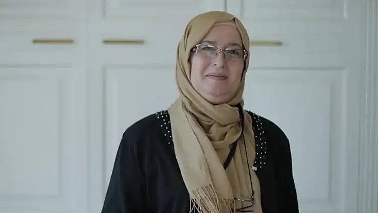 Feminist yazar Berrin Sönmez 'Başını Açma' kararı aldı