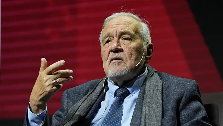 İlber Ortaylı Balıkesir'de trafik kazası geçirdi