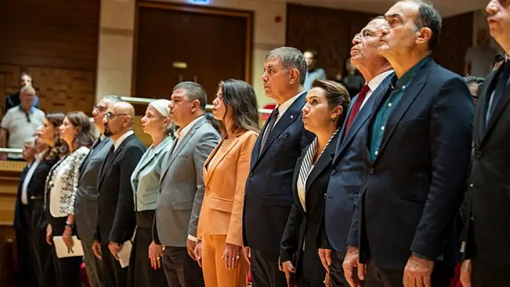 İzmir Büyükşehir Belediyesi'nden Türkiye'de bir ilk: Kurumsal sürdürülebilirlik raporu yayınlandı