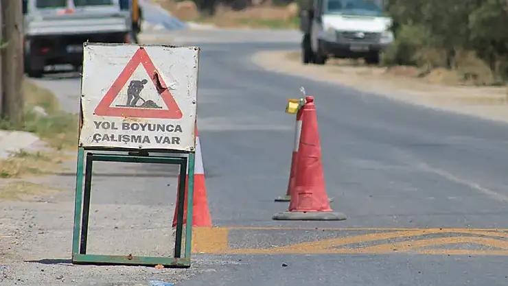 İzmir'de Çiğli Yönünde Karayolu Çalışması Trafiği Etkiliyor