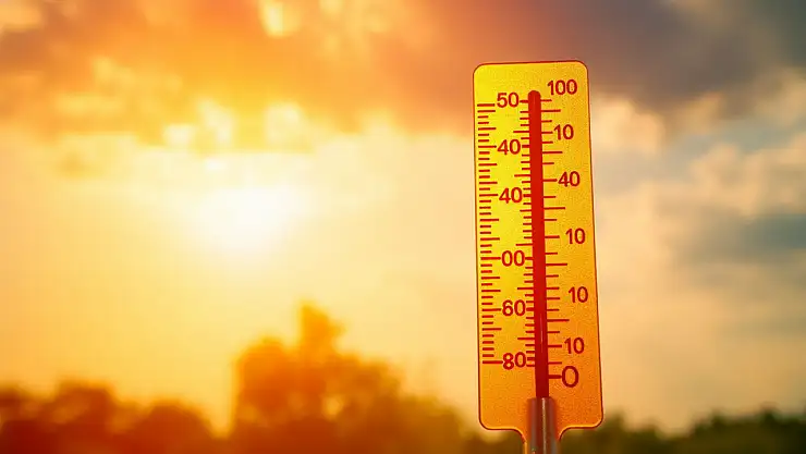 İzmir'de Kavurucu Sıcaklar Termometreler 41 Dereceyi Gösteriyor