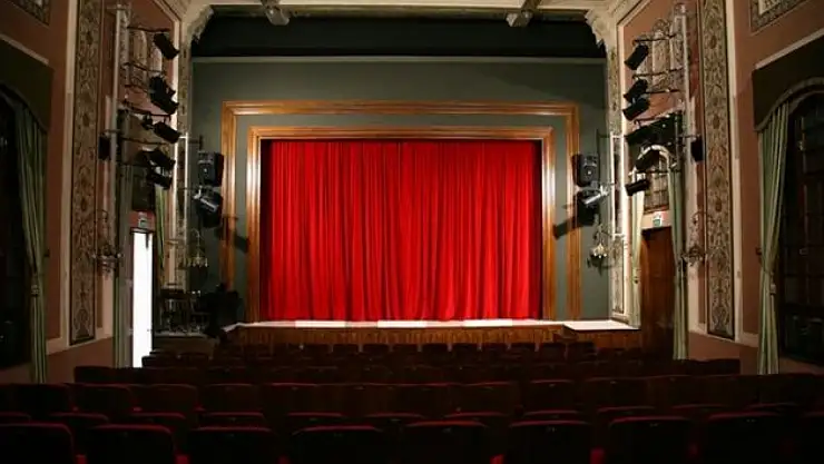 İzmir'in dört bir yanında sanat rüzgarı