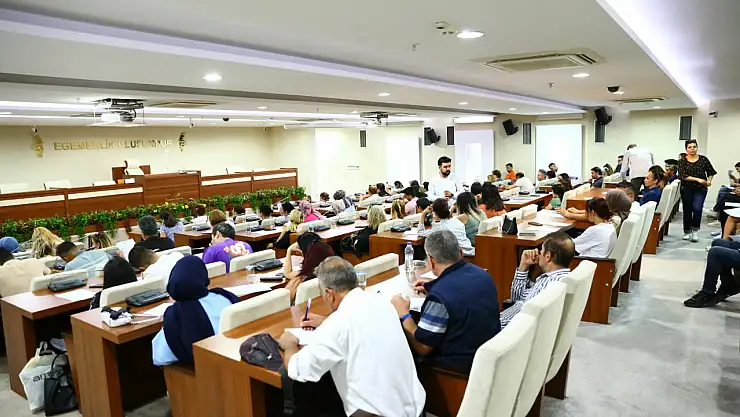 Karabağlar Belediyesi'nden istihdama büyük katkı: 15 ayda 1418 kişiye iş