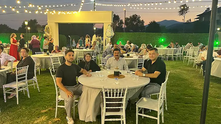 Kaymakam Erdoğan, şehit kardeşinin düğününde aileyi yalnız bırakmadı