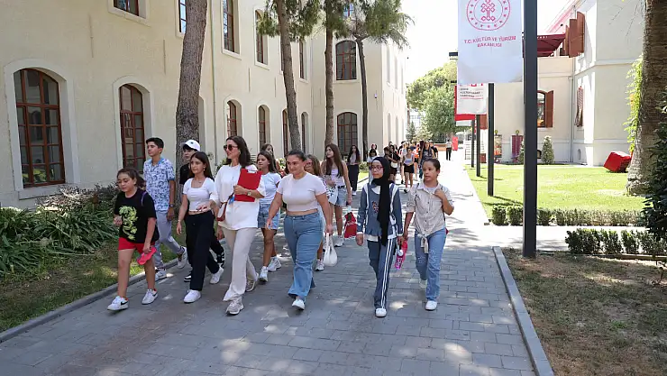 Konaklı çocuklara bilim ve kültür dolu gezi