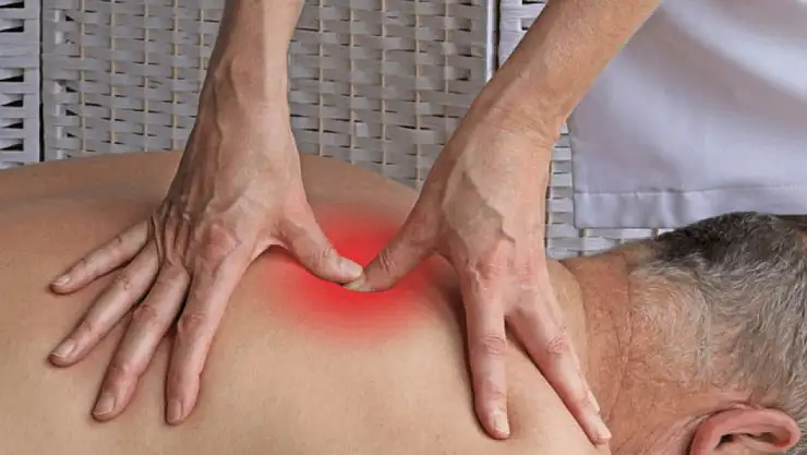 Kulunç ağrısı olanlar buraya! Gergin kaslara sıcak dokunuş...