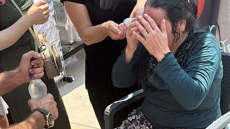 Mersin'de mağaza açılışında izdiham, yaşlı kadın fenalık geçirdi