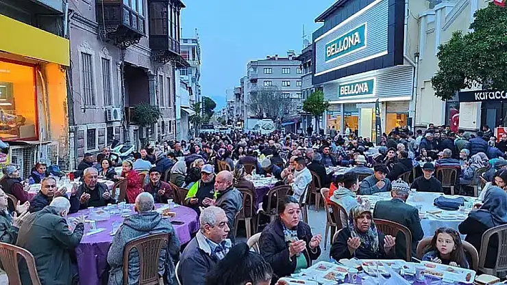 MHP Tire İlçe Başkanlığı geniş katılımlı iftar programı düzenledi