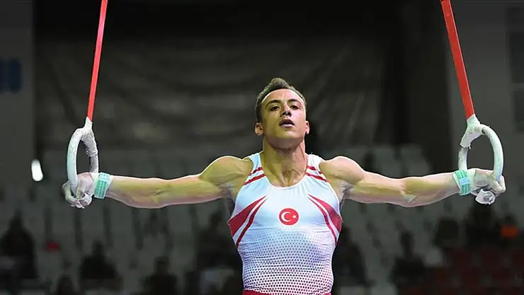 Milli cimnastikçi ve EÜ mezunu Adem Asil, Dünya artistik cimnastik şampiyonasında gümüş madalya kazandı