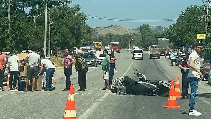 Motosikletler çarpıştı