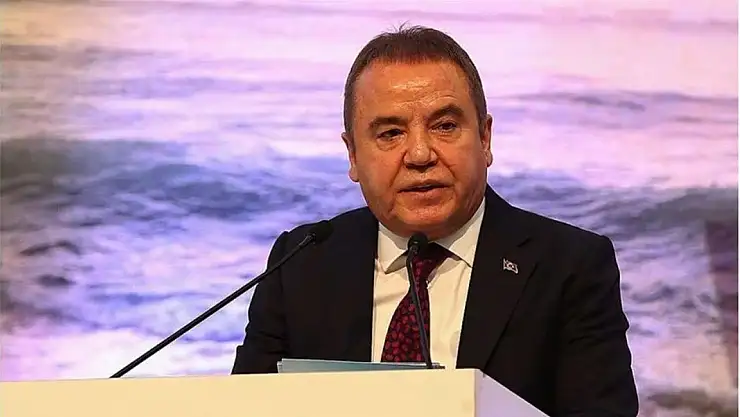 Mühittin Böcek hastaneye kaldırıldı