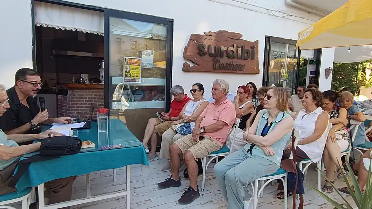 Muzaffer İzgü ölümünün sekizinci yılında Foça'da anıldı