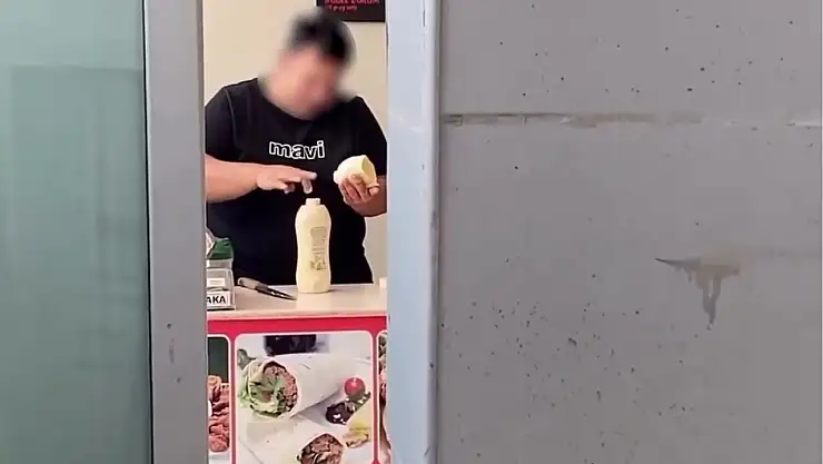 Ödemiş'te bir gıda işletmesinde skandal görüntü!