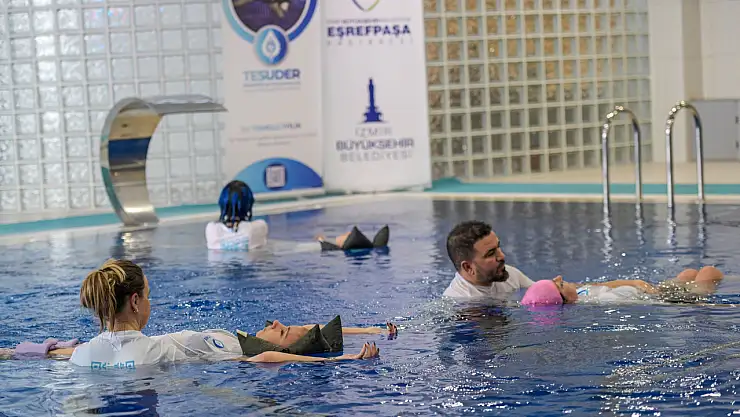 Suyun iyileştirici gücüyle engeller aşılıyor: İzmir'de Hidroterapi etkinliği düzenlendi