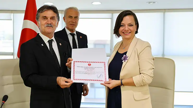 TEMAD'dan Başkan Helil Kınay'a Onursal üyelik beratı