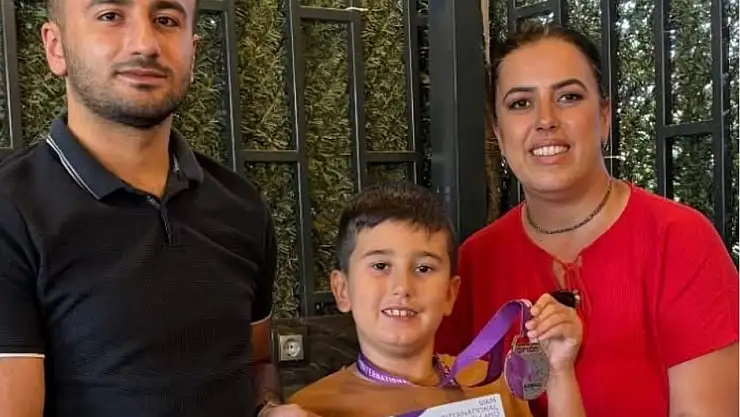 Tireli Emir Kurtuluş SIMSO Olimpiyatları'nda Türkiye İkincisi Oldu