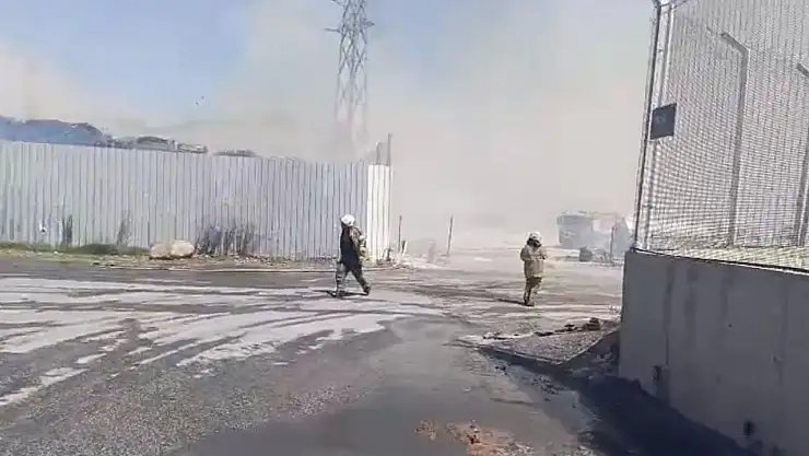 Torbalı'da kağıt fabrikasında korkutan yangın: