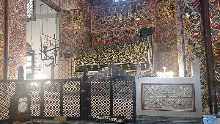 TV9 ekibinden Konya'da Mevlana'ya anlamlı ziyaret