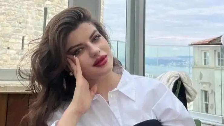 'Valiz Var, Gömülmesi Lazım'