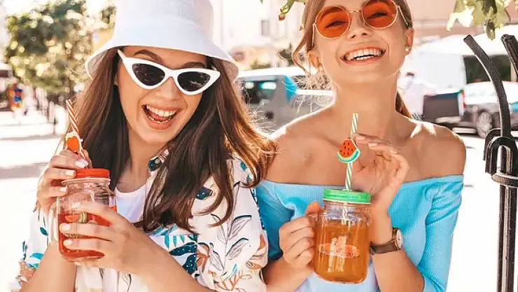 Yaz aylarında sıcaktan korunmak için kıyafet seçimi hayati önem taşıyor