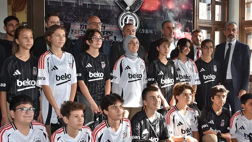 Beşiktaş ruhu Anadolu'da büyümeye devam ediyor: 'Bu Forma Benden Sana Kardeşim' kampanyası gönülleri ısıtıyor