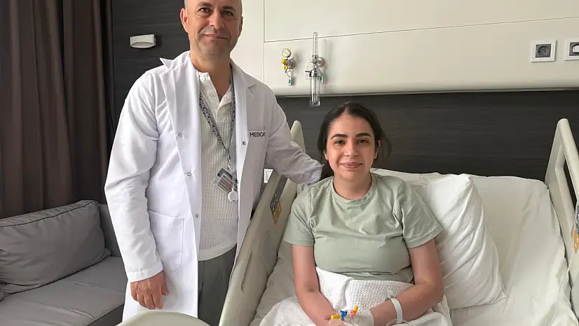 Boğazından su bile geçemeyen Şeydanur, İzmir'de yeniden yemek yiyebildi