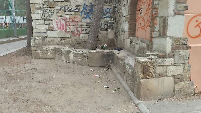Bornova Büyükpark'ta çevre kirliliği tepki çekiyor
