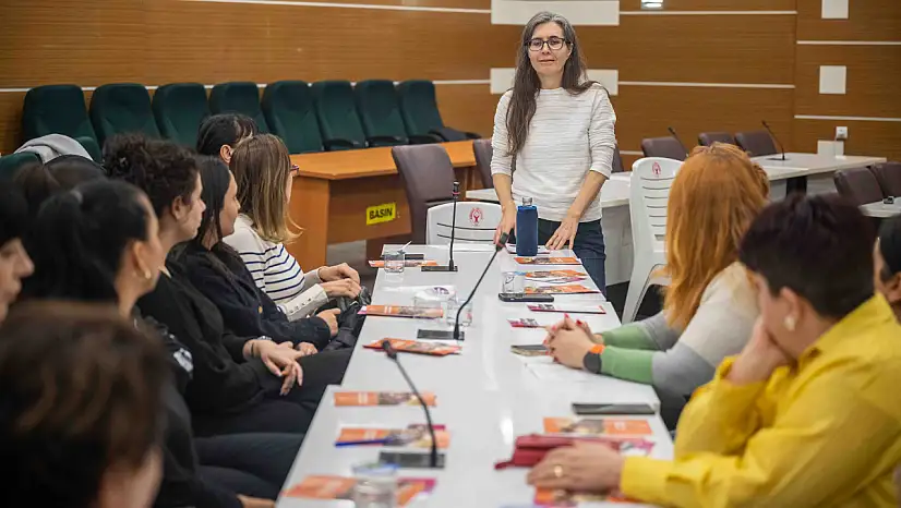 Bornova'da kadınların insan hakları için kurumsal eğitim hamlesi
